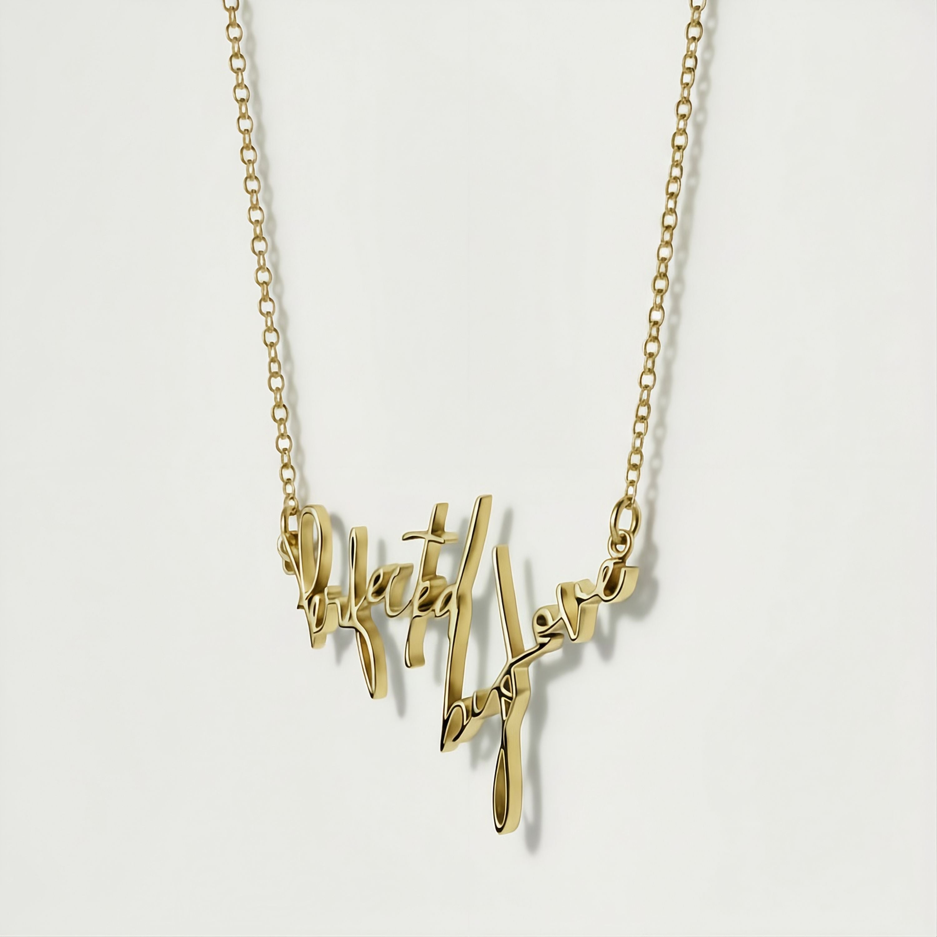 Collar de oro perfeccionado por el amor