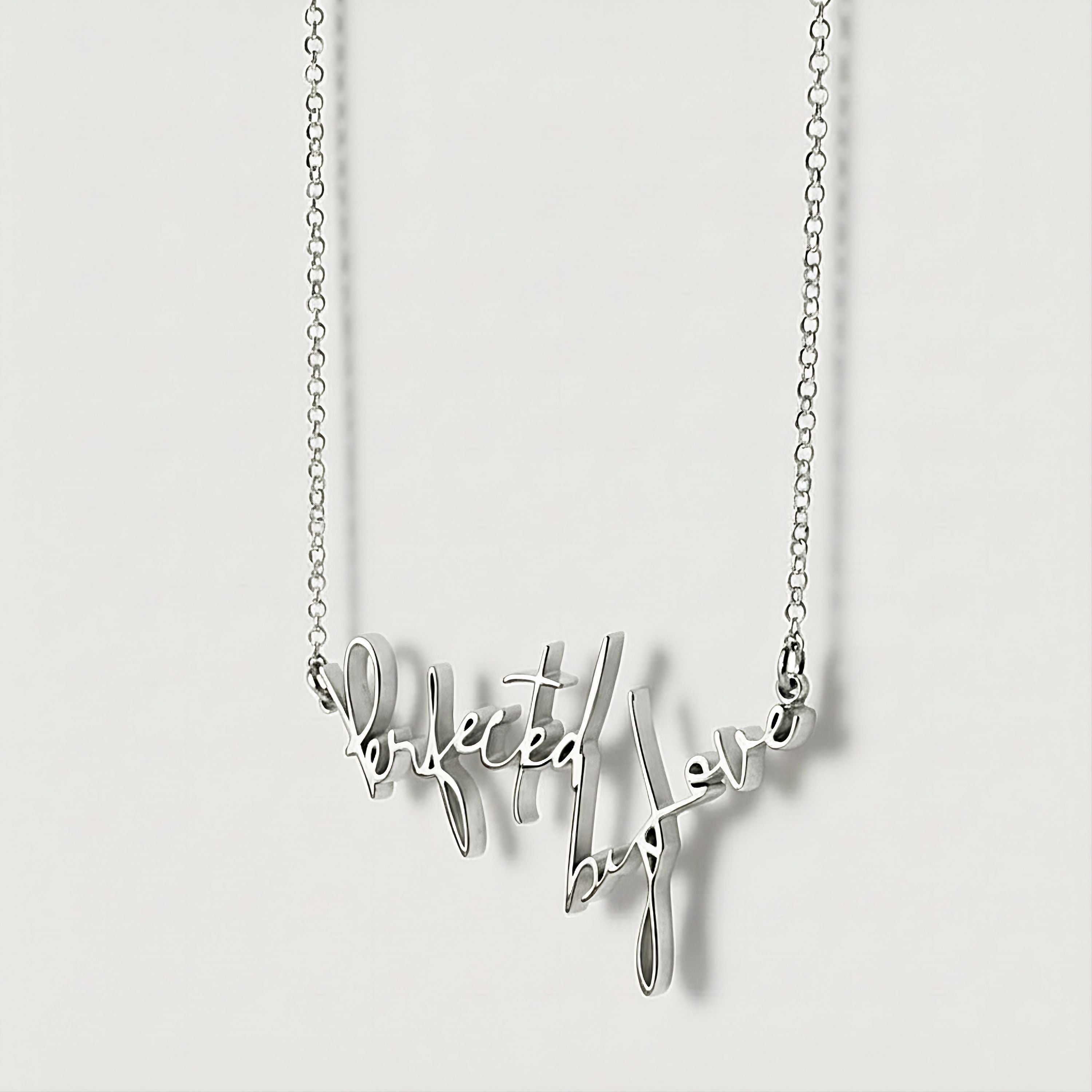 Collar de plata esterlina perfeccionado por el amor