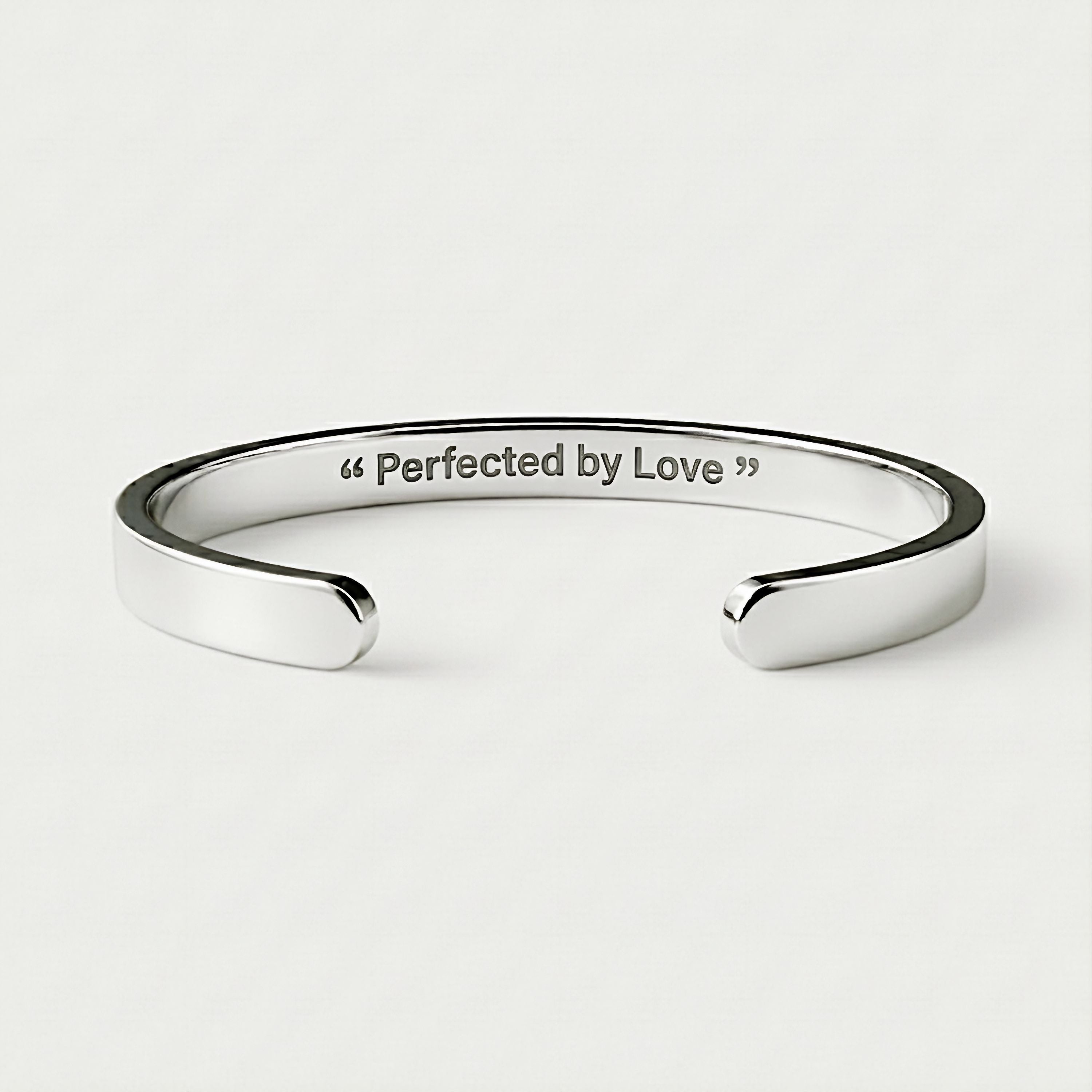 Brazalete de plata de ley Lineage