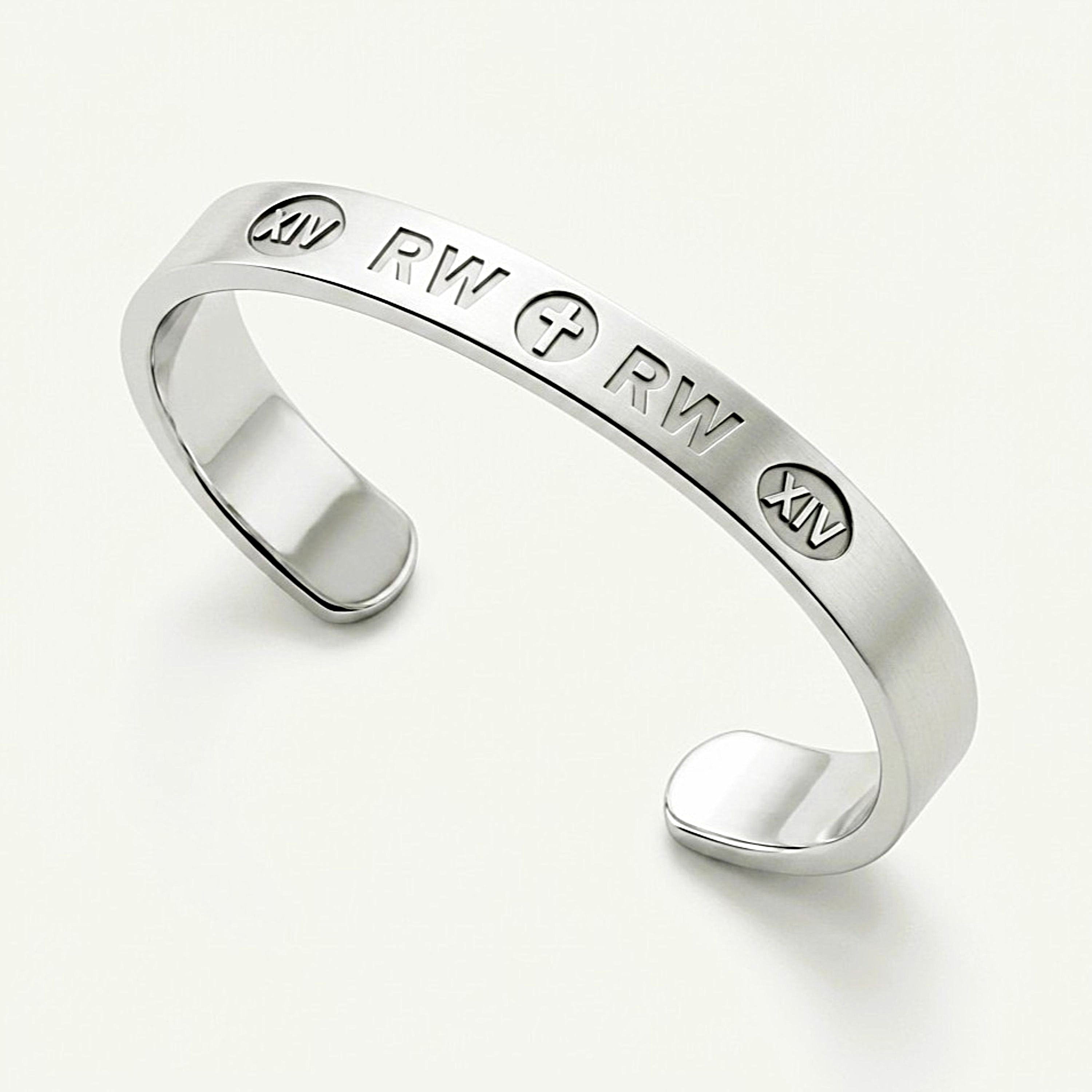 Brazalete de plata de ley Lineage